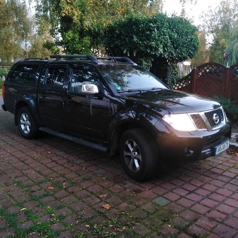 Schwarz Gebraucht 2012 Nissan Navara Abholung | 11.500 € - Bild 1/4