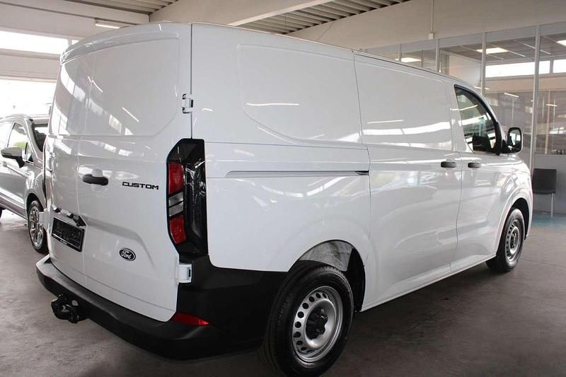 Second-hand Ford Transit Custom 110 CP (80 kW) 2024 Alb Berlinǎ