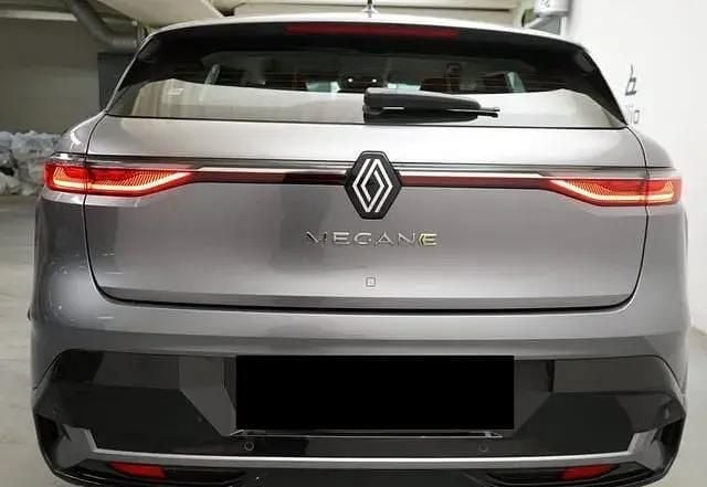 Używany Renault Megane E-Tech Equilibre 96 kW (131 KM) 2023 Szary Kombi