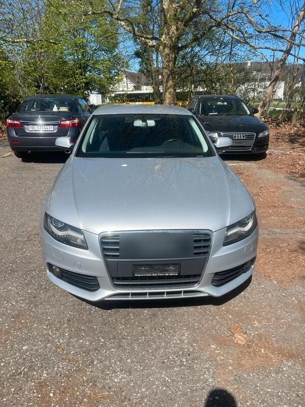 Silber Gebraucht 2010 Audi A4 Limousine | 2.450 € (Superpreis) - Bild 1/4