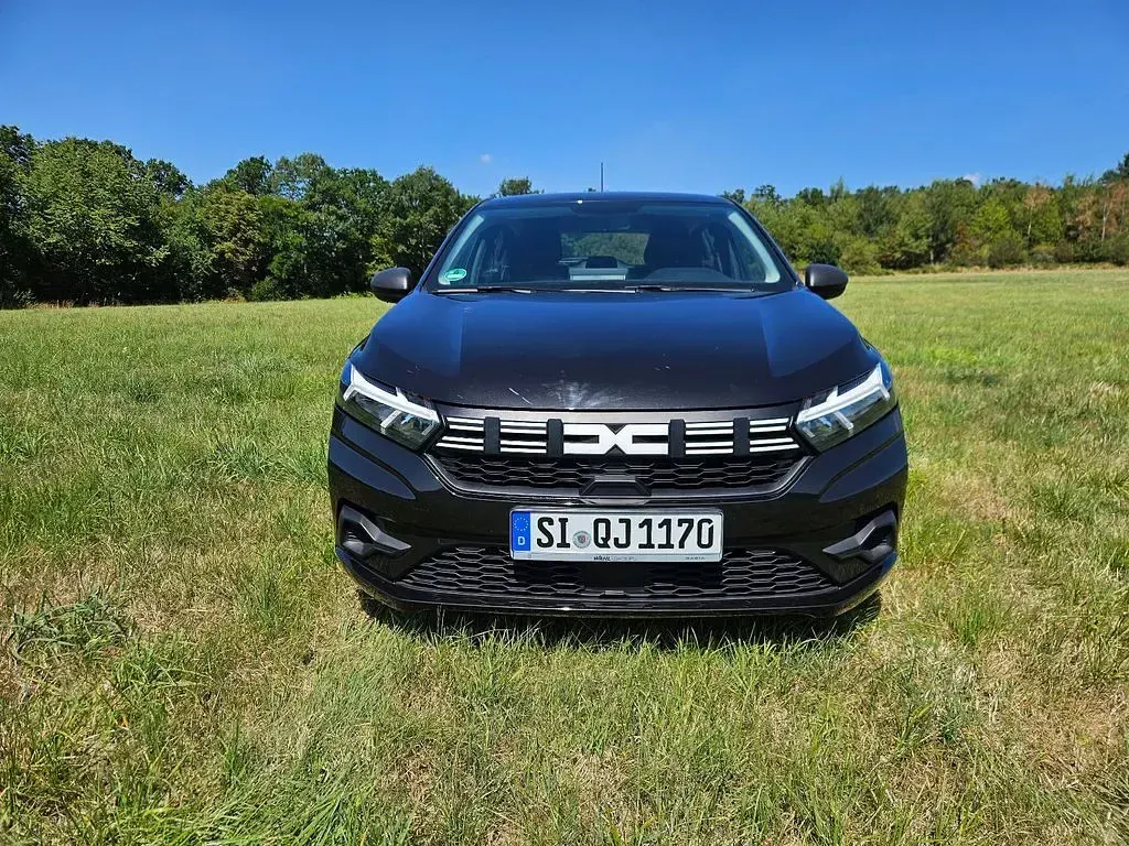 Gebraucht Dacia Sandero Essentiel 91 PS (66 kW) 2024 Schwarz Limousine