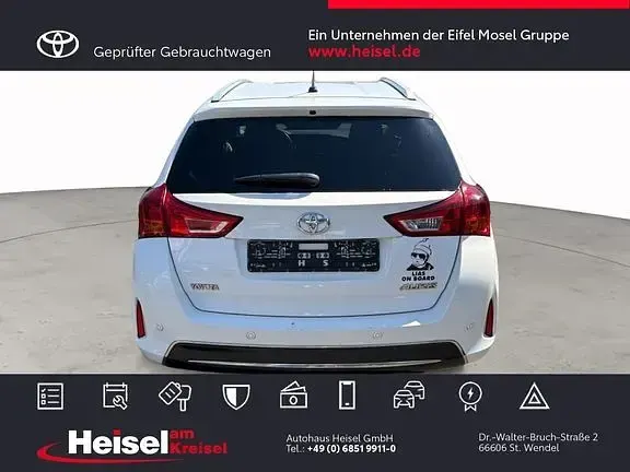 Gebraucht Toyota Auris Life+ 132 PS (97 kW) 2014 Schneeweiß Kombi