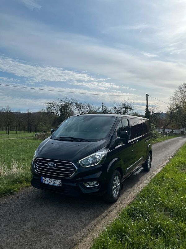Schwarz Gebraucht 2019 Ford Tourneo Custom Van / Kleinbus | 38.500 € - Bild 1/4