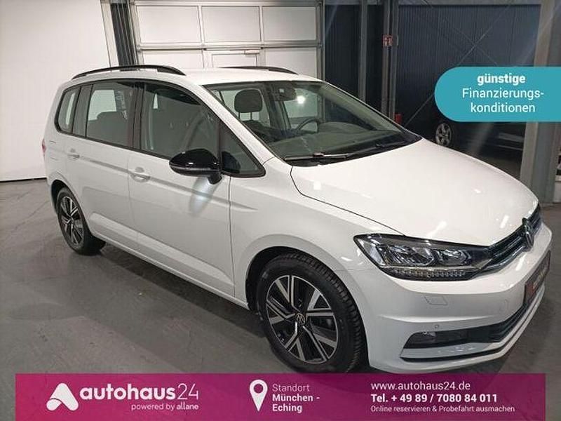Weiß Gebraucht 2022 VW Touran Highline Van / Kleinbus | 30.390 € (Fairer Preis) - Bild 1/4