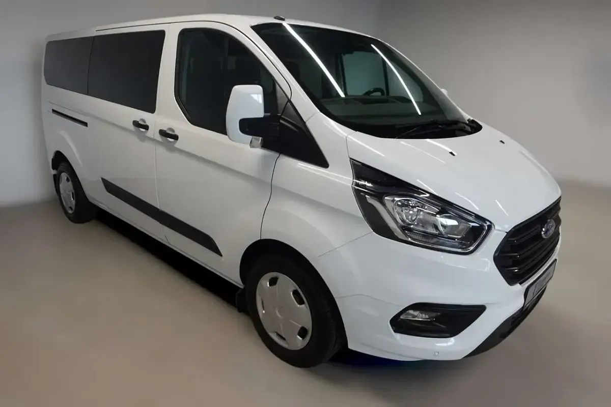 Gebraucht Ford Tourneo 131 PS (96 kW) 2019 Frostweiß Kombi