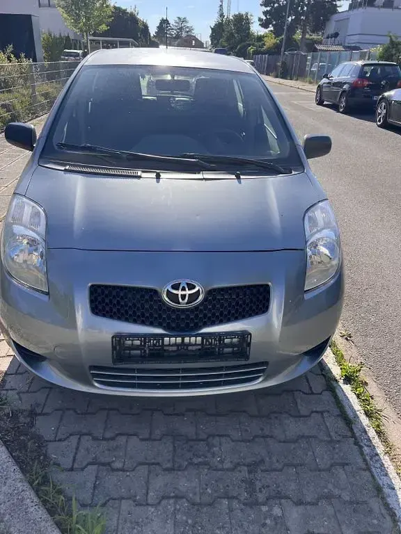 Gebraucht Toyota Yaris 69 PS (50 kW) 2007 Silber Kleinwagen