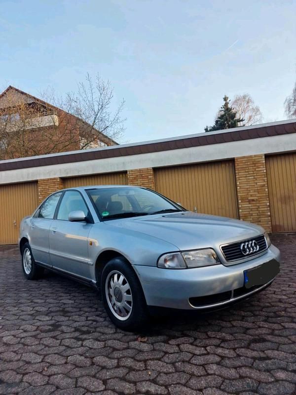 Gebraucht Audi A4 125 PS (91 kW) 1997 Silber Limousine