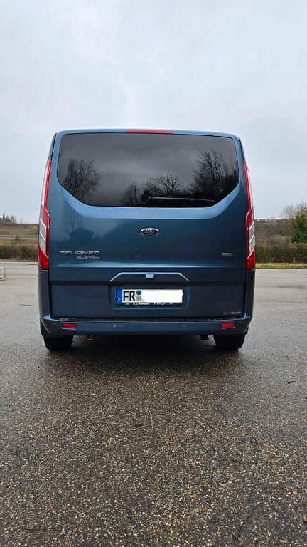 Gebraucht Ford Tourneo 170 PS (125 kW) 2018 Blau Van / Kleinbus