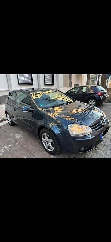 Blau Gebraucht 2008 VW Golf Limousine | 1.600 € (Superpreis) - Bild 1/4