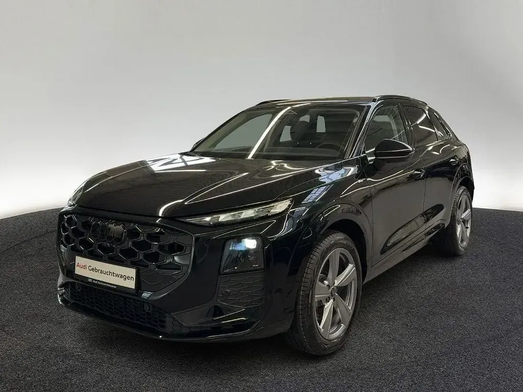 Gebraucht Audi Q3 Sport 150 PS (110 kW) 2025 Mythosschwarz metallic SUV