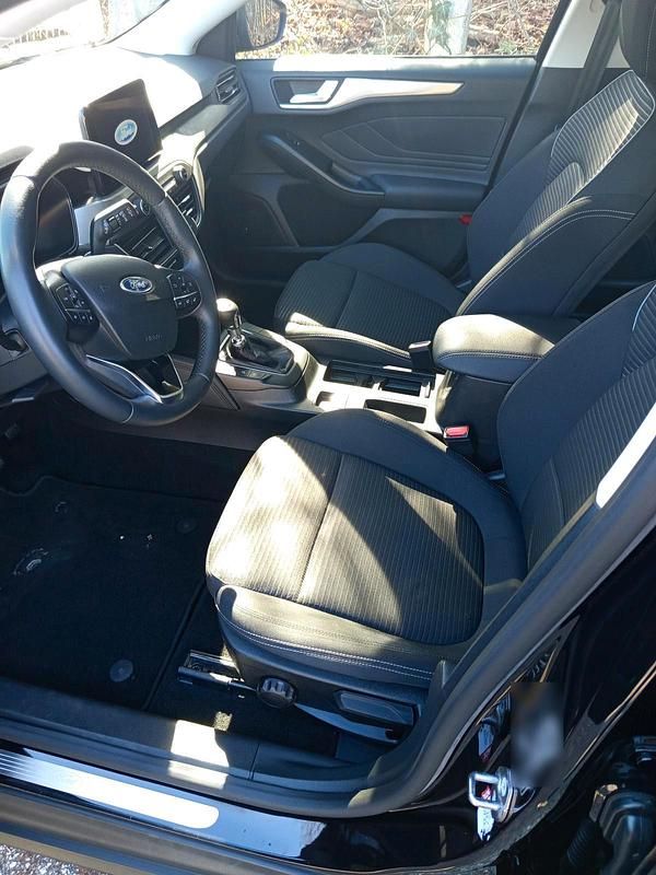 Gebraucht Ford Focus Titanium 150 PS (110 kW) 2021 Schwarz Kombi