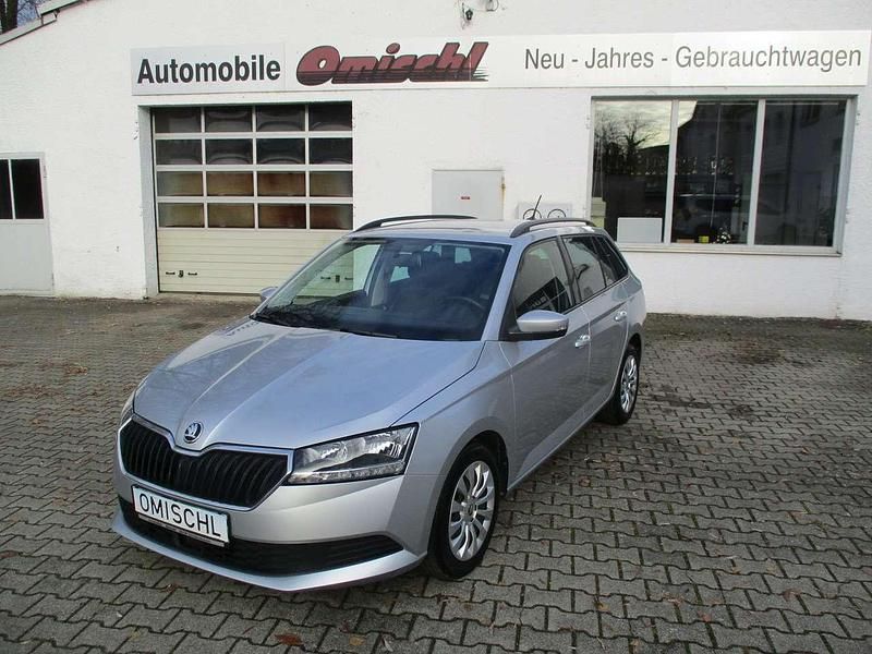 Grau Gebraucht 2021 Skoda Fabia Ambition Kombi | 13.500 € (Guter Preis) - Bild 1/4