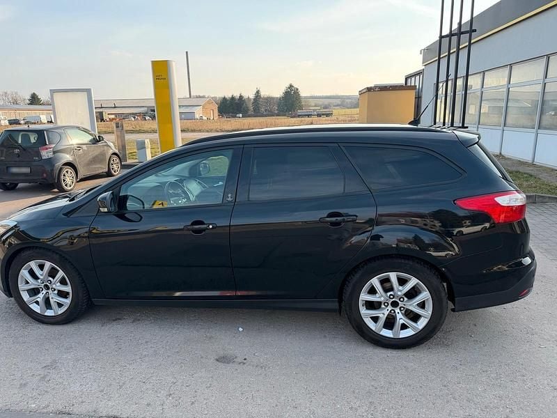 Gebraucht Ford Focus Champions Edition 125 PS (91 kW) 2013 Schwarz SUV