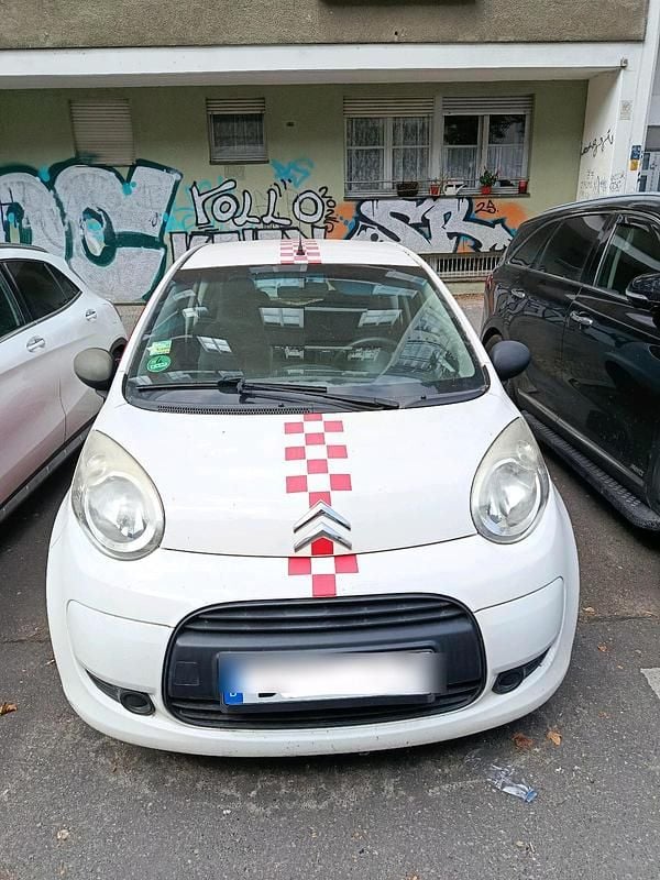 Weiß Gebraucht 2011 Citroën C1 Kleinwagen | 700 € (Superpreis) - Bild 1/4
