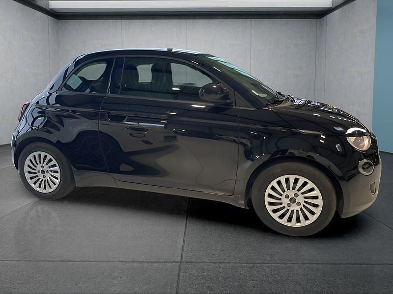 Gebraucht Fiat 500e Action 69 kW (95 PS) 2023 Schwarz Kleinwagen