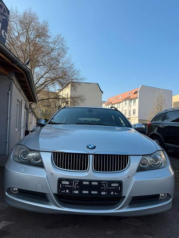 Gebraucht BMW 320 Advantage 177 PS (130 kW) 2007 Silber Kombi