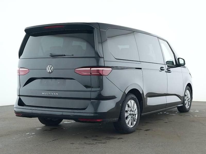 Gebraucht VW Multivan Life 204 PS (150 kW) 2024 Schwarzkeine angabe Van