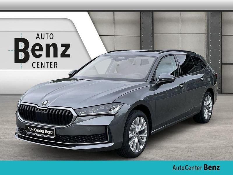 Grau Neu 2025 Skoda Superb Selection Kombi | 53.990 € (Teuer) - Bild 1/4