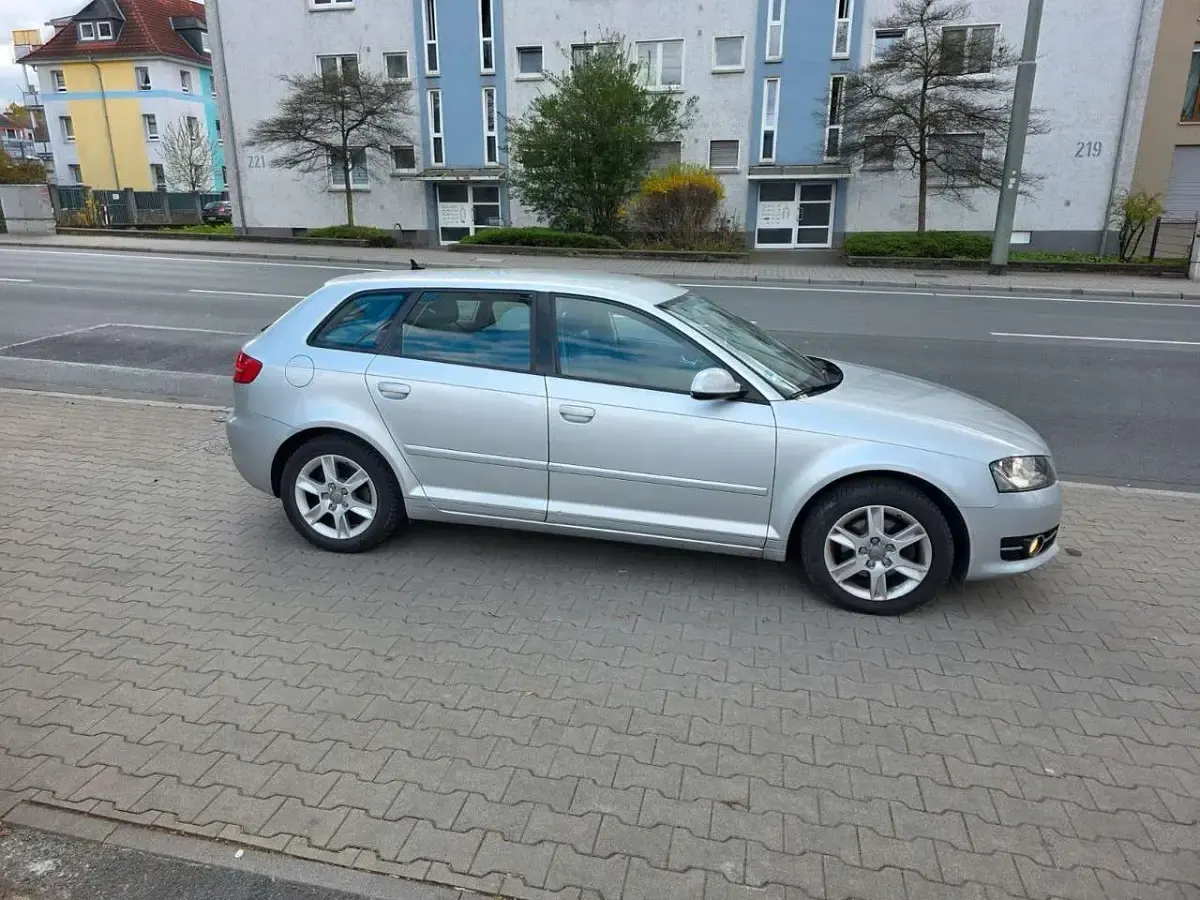 Używany Audi A3 Attraction 125 KM (91 kW) 2012 Srebrny Hatchback