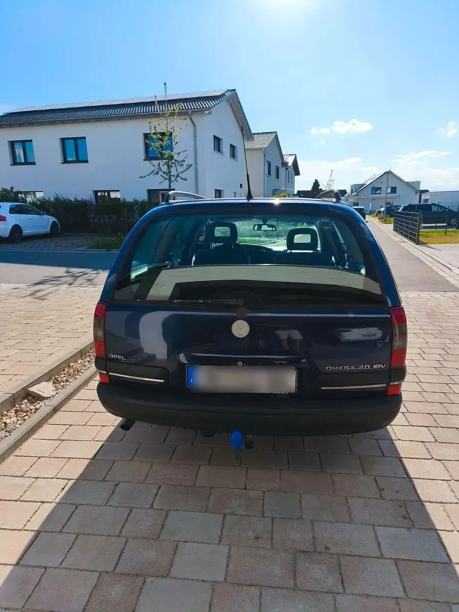 Gebraucht Opel Omega 136 PS (100 kW) 1997 Blau Limousine