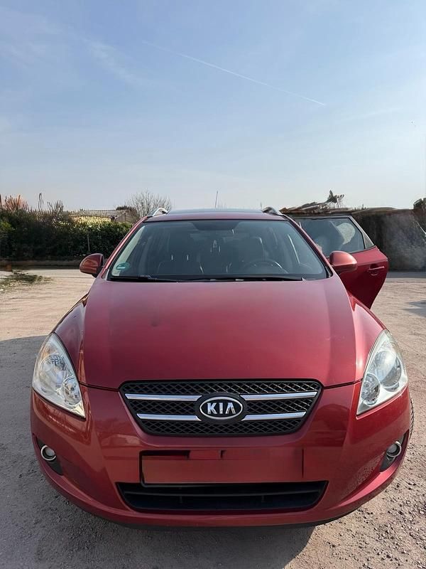 Gebraucht Kia Ceed 115 PS (84 kW) 2008 Rot Kleinwagen