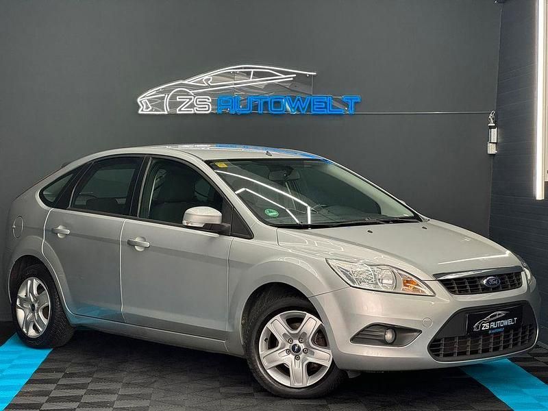 Silber Gebraucht 2009 Ford Focus Style Limousine | 4.690 € (Fairer Preis) - Bild 1/4