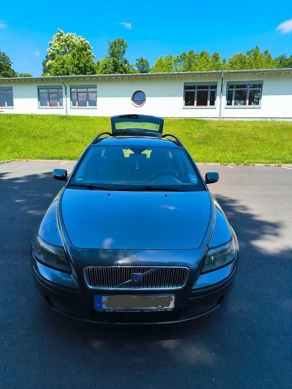 Silber Gebraucht 2004 Volvo V50 Kombi | 1.499 € (Fairer Preis) - Bild 1/4