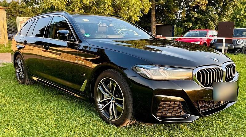 Schwarz Gebraucht 2023 BMW 540 M Sport Kombi | 49.900 € (Teuer) - Bild 1/4