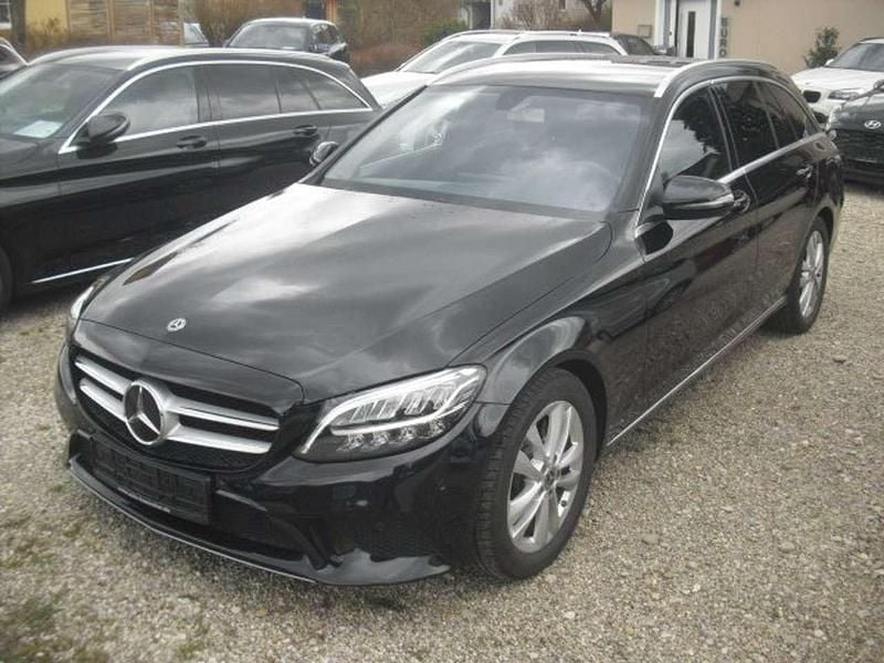 Gebraucht Mercedes C220 194 PS (142 kW) 2019 Obsidianschwarz  metalliclack Kombi