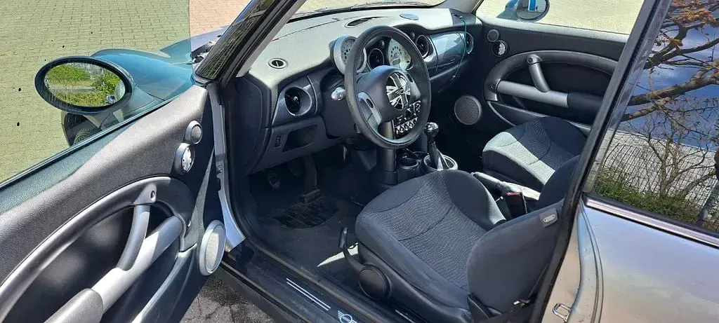 Usata Mini ONE 90 CV (66 kW) 2002 Argento Utilitaria