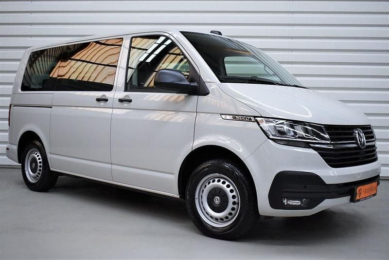 Gebraucht VW Multivan 150 PS (110 kW) 2021 Grau Van