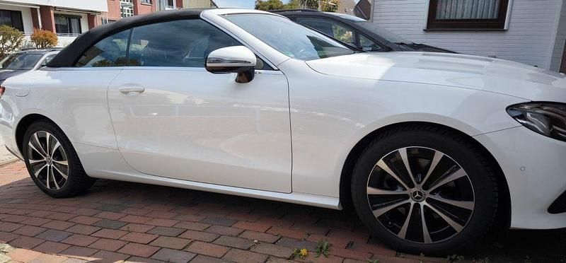 Weiß Gebraucht 2020 Mercedes E200 Cabrio | 35.000 € (Etwas zu teuer) - Bild 1/4
