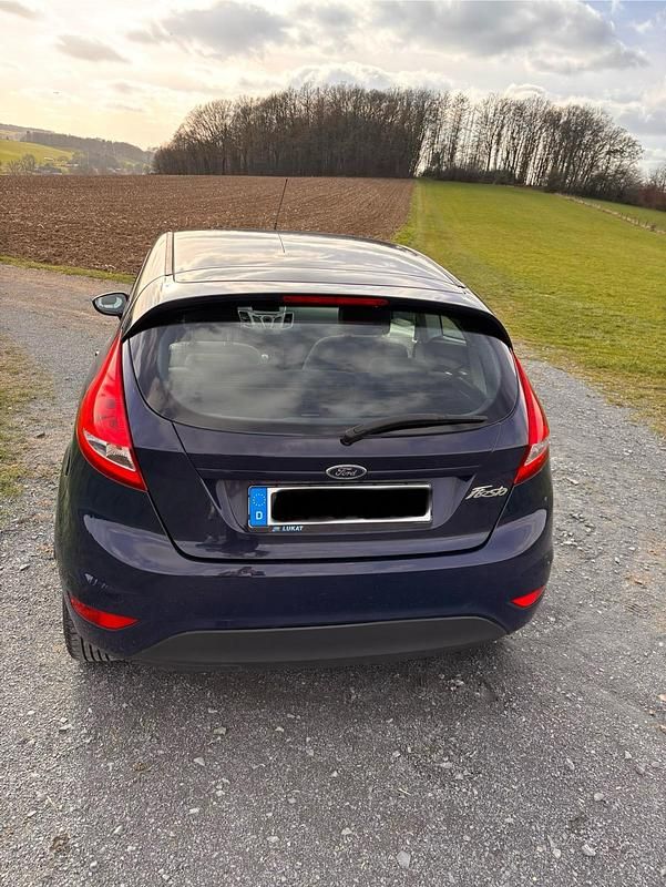 Gebraucht Ford Fiesta 60 PS (44 kW) 2010 Blau Kleinwagen