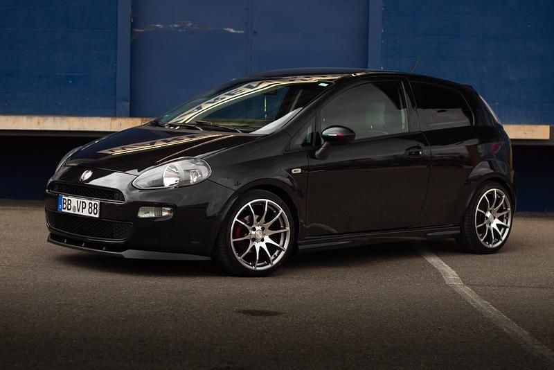 Schwarz Gebraucht 2012 Fiat Punto Evo Sport Kleinwagen | 3.700 € (Etwas zu teuer) - Bild 1/4