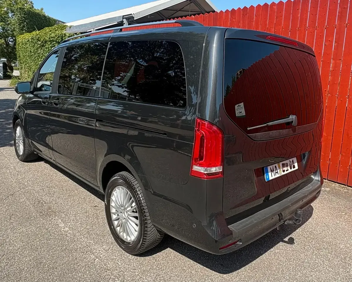 Gebraucht Mercedes V250 Avantgarde Edition 190 PS (139 kW) 2021 Grau Van / Kleinbus