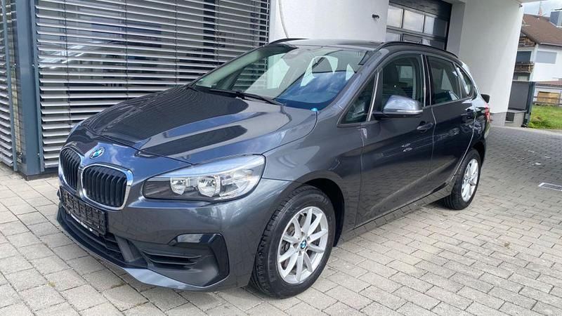 Grau Gebraucht 2019 BMW 220 Advantage Kombi | 17.980 € (Fairer Preis) - Bild 1/4