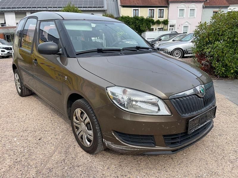 Braun Gebraucht 2013 Skoda Roomster Plus Edition Kombi | 1.499 € (Guter Preis) - Bild 1/4