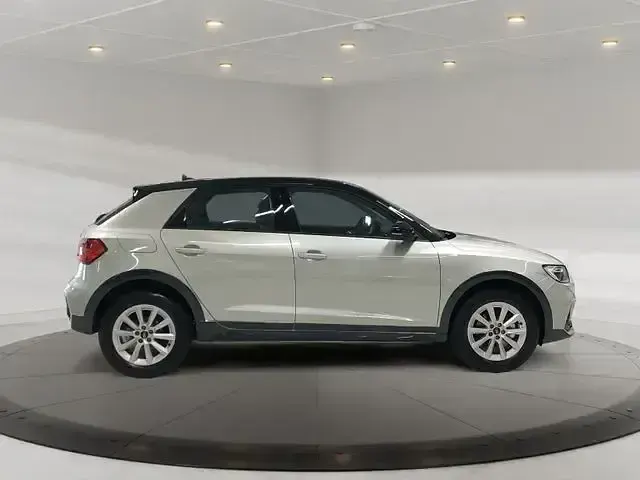 Gebraucht Audi A1 Ambiente 110 PS (80 kW) 2024 Tausilber metallic SUV