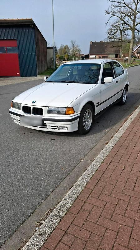 Gebraucht BMW 316 102 PS (75 kW) 1995 Weiß Coupé