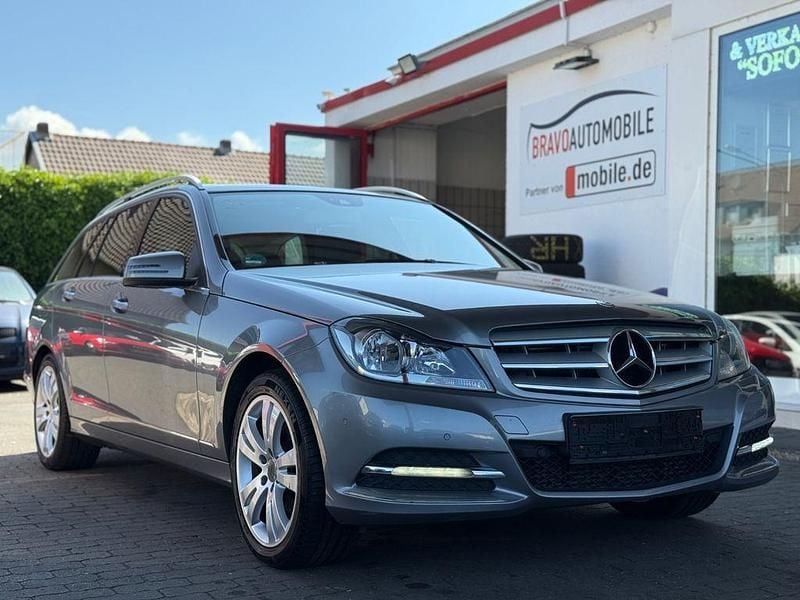 Gebraucht Mercedes C250 204 PS (150 kW) 2012 Silber Limousine