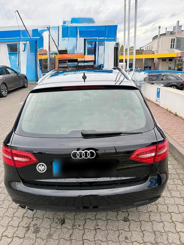 Gebraucht Audi A4 143 PS (105 kW) 2013 Schwarz Kombi