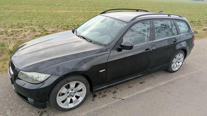 Gebraucht BMW 320 Sport Line 177 PS (130 kW) 2010 Schwarz Kombi