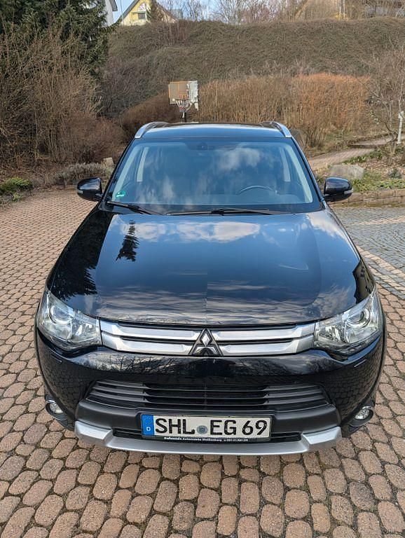 Gebraucht Mitsubishi Outlander 150 PS (110 kW) 2014 Schwarz SUV