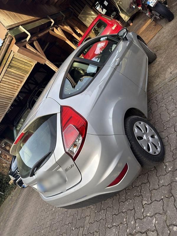 Gebraucht Ford Fiesta Trend 95 PS (69 kW) 2016 Silber Kleinwagen