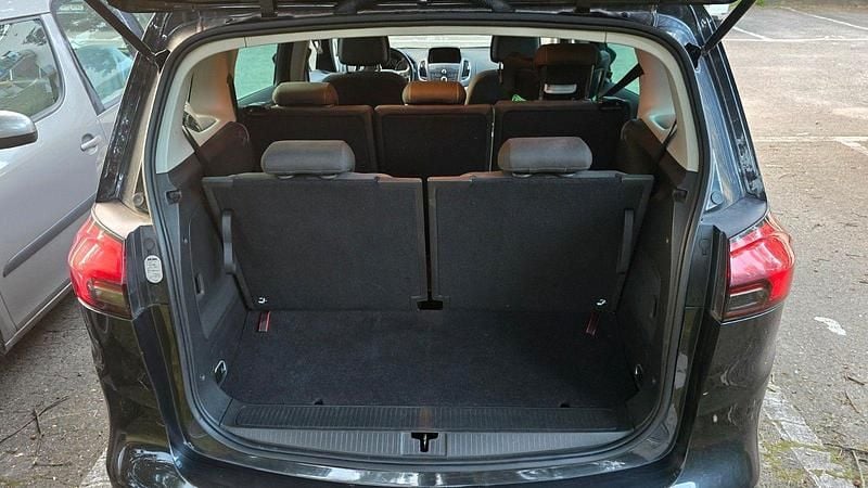 Schwarz Gebraucht 2014 Opel Zafira Tourer Van / Kleinbus | 8.500 € (Fairer Preis) - Bild 1/4