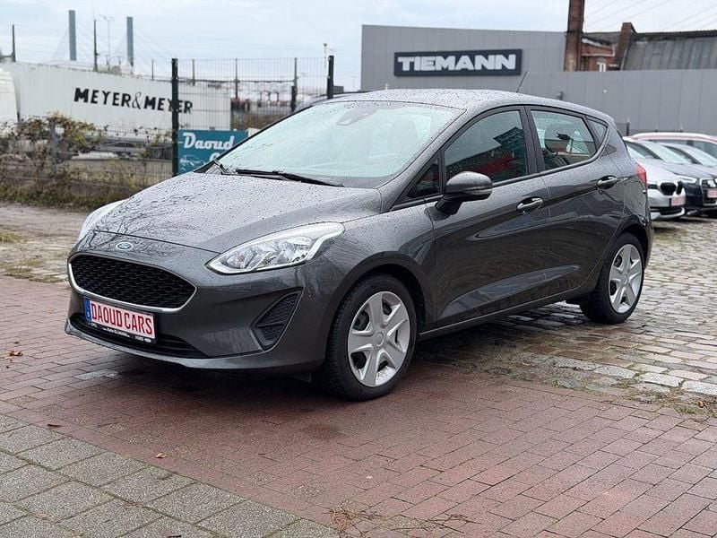 Grau Gebraucht 2018 Ford Fiesta Cool & Connect Limousine | 6.999 € (Guter Preis) - Bild 1/4