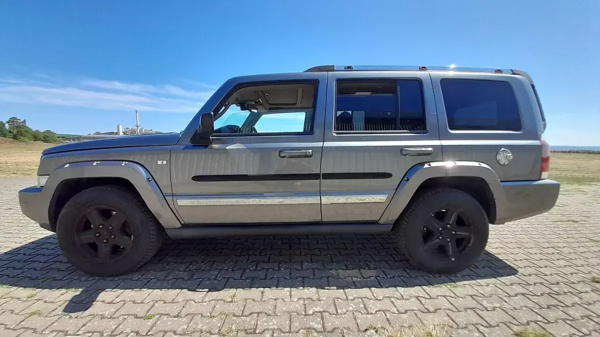 Gebraucht Jeep Commander 218 PS (160 kW) 2007 Grau SUV