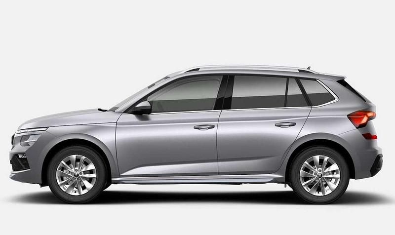 Brillantsilber metallic Neu 2025 Skoda Kamiq Selection SUV | 27.779 € (Guter Preis) - Bild 1/4