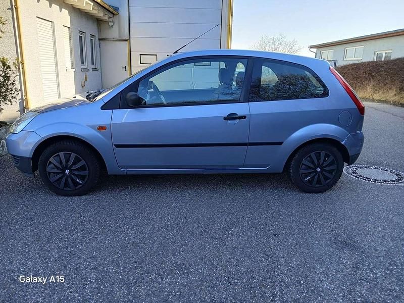 Gebraucht Ford Fiesta 75 PS (55 kW) 2005 Blau Kleinwagen