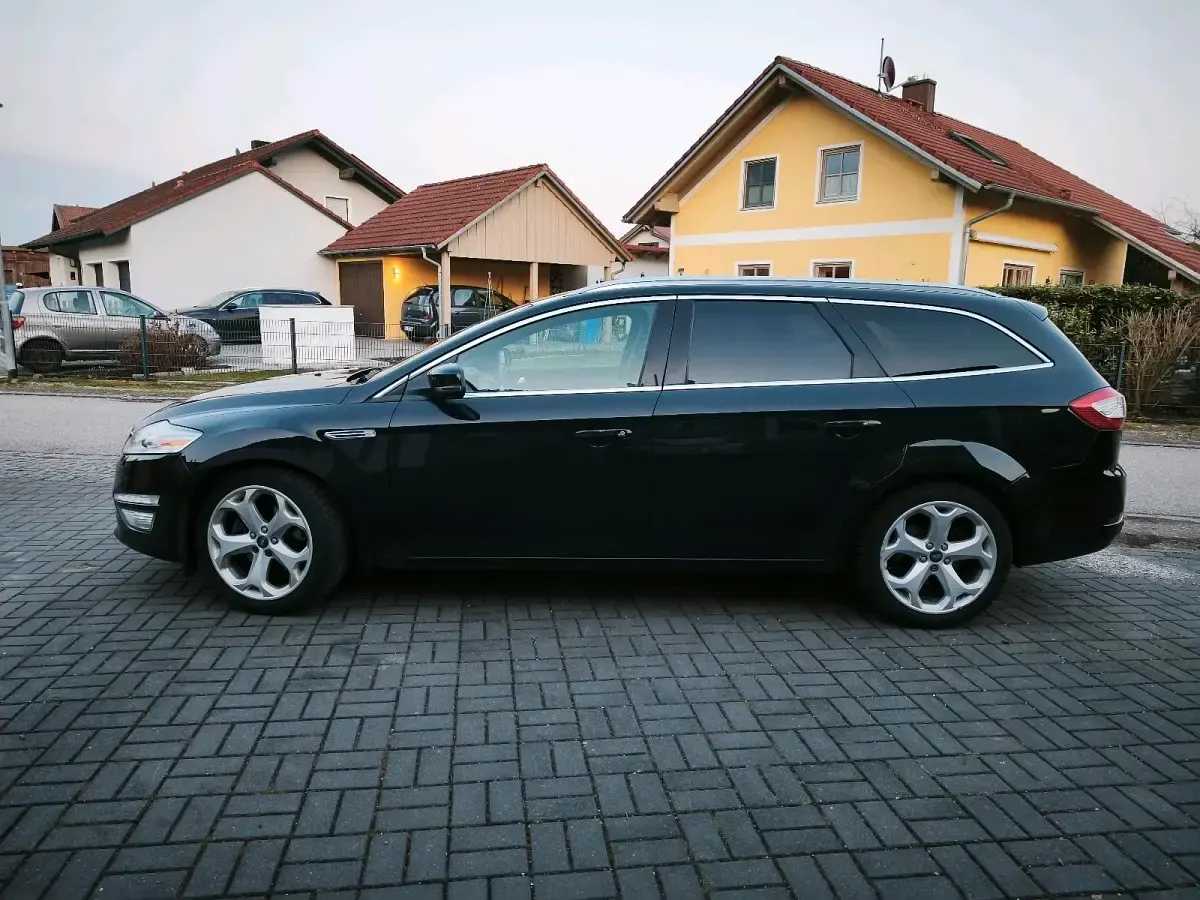 Używany Ford Mondeo Titanium 140 KM (102 kW) 2014 Czarny Kombi